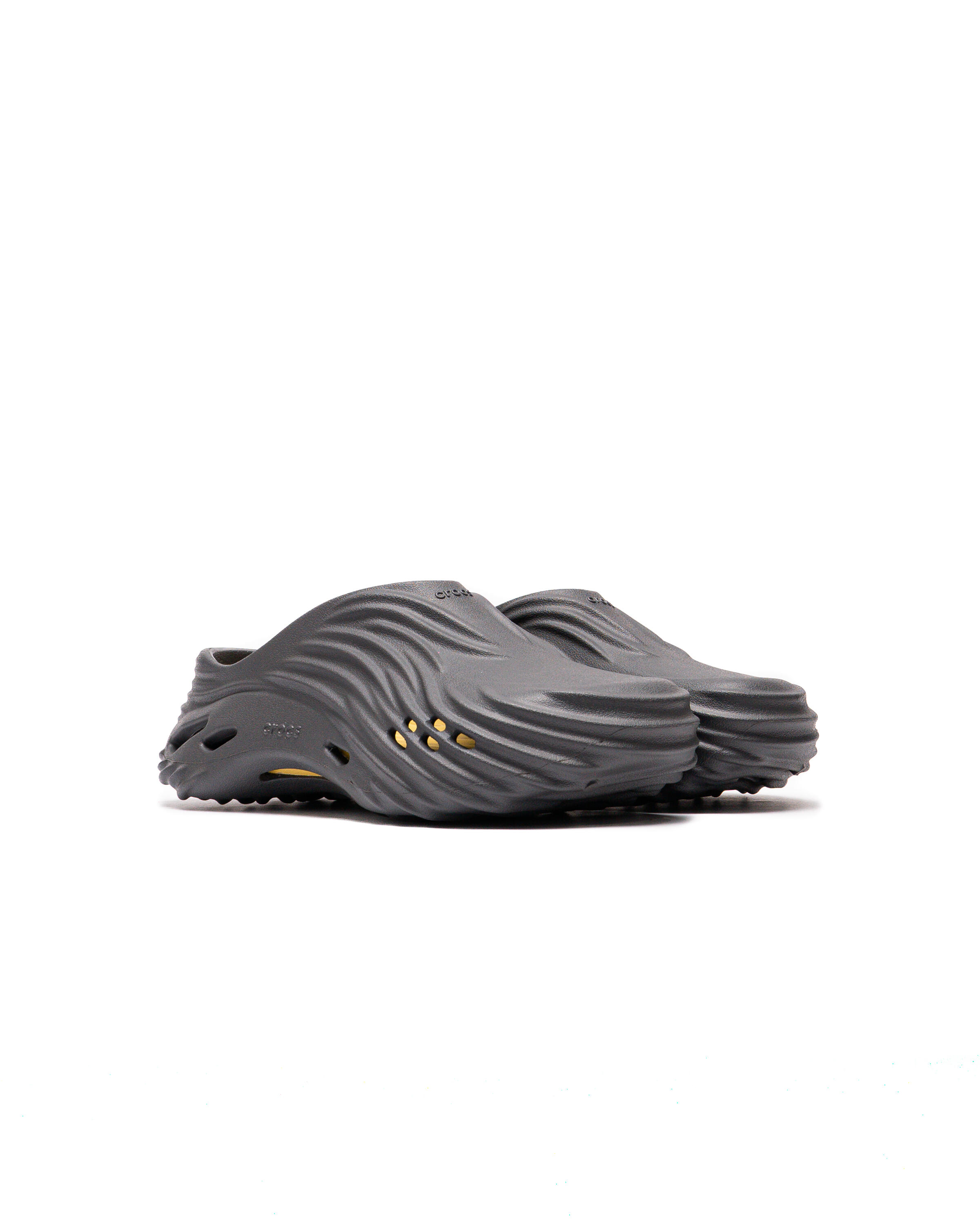 crocs-echo-wave-black-sand-